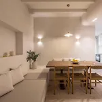 Om Living Pelion