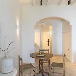 Om Living Pelion