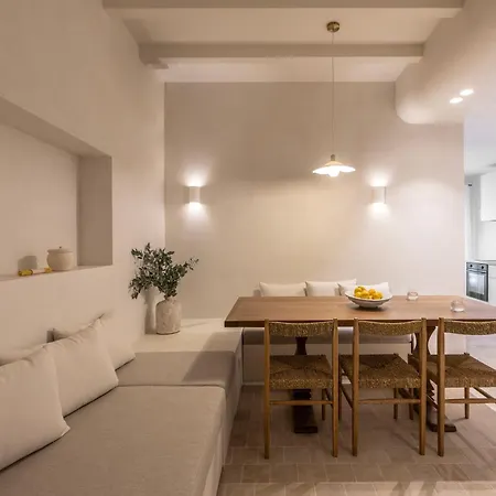 Om Living Pelion