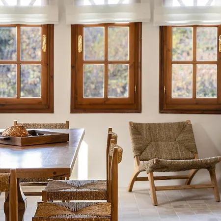 Om Living Pelion * Áyios Dhimítrios