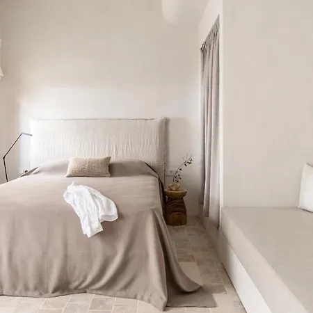 Om Living Pelion