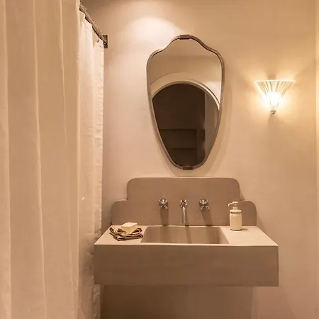 Om Living Pelion 公寓