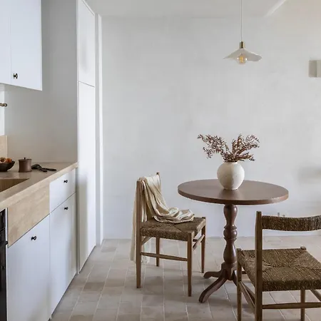 Om Living Pelion 公寓 *