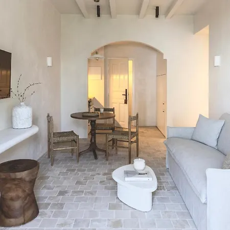 Om Living Pelion *