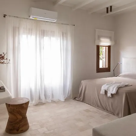 Om Living Pelion