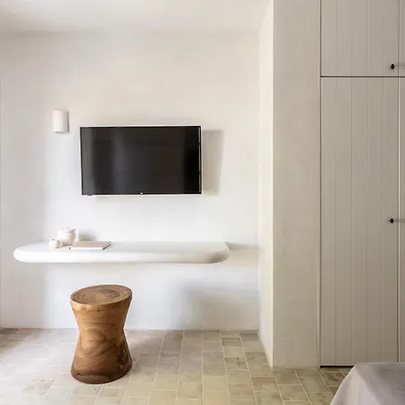 Om Living Pelion *