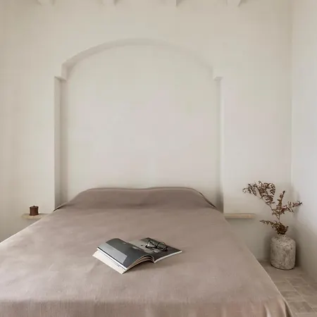 Om Living Pelion *