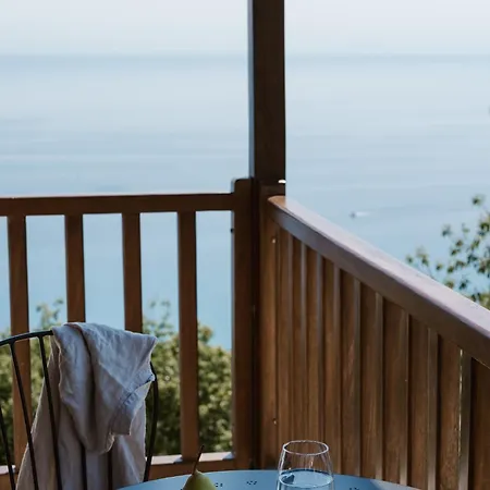 Om Living Pelion *