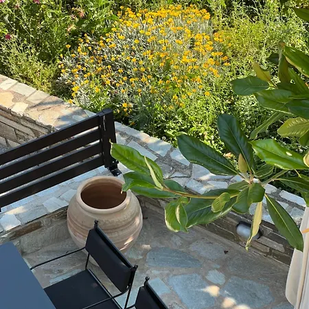 Om Living Pelion