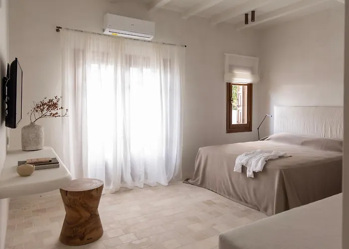 Om Living Pelion